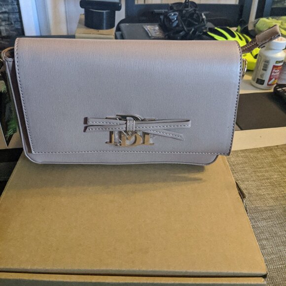 Bagley Mischka - Picture 1 of 6